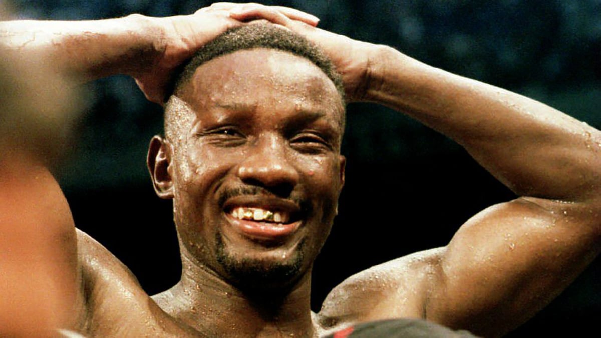 Whitaker murió atropellado por un auto.