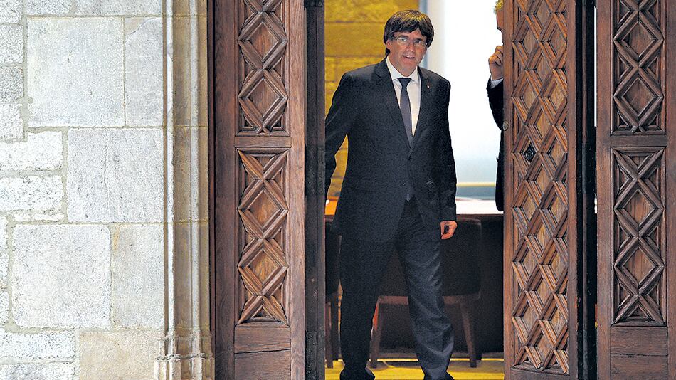 El presidente catalán: tironeado por Rajoy y por sus socios independentistas.