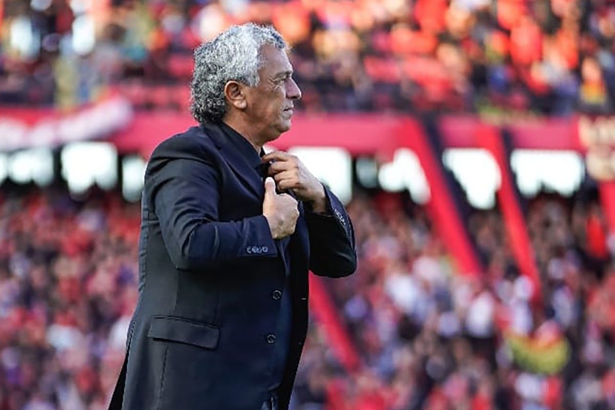 Néstor Gorosito, entrenador del Sabalero