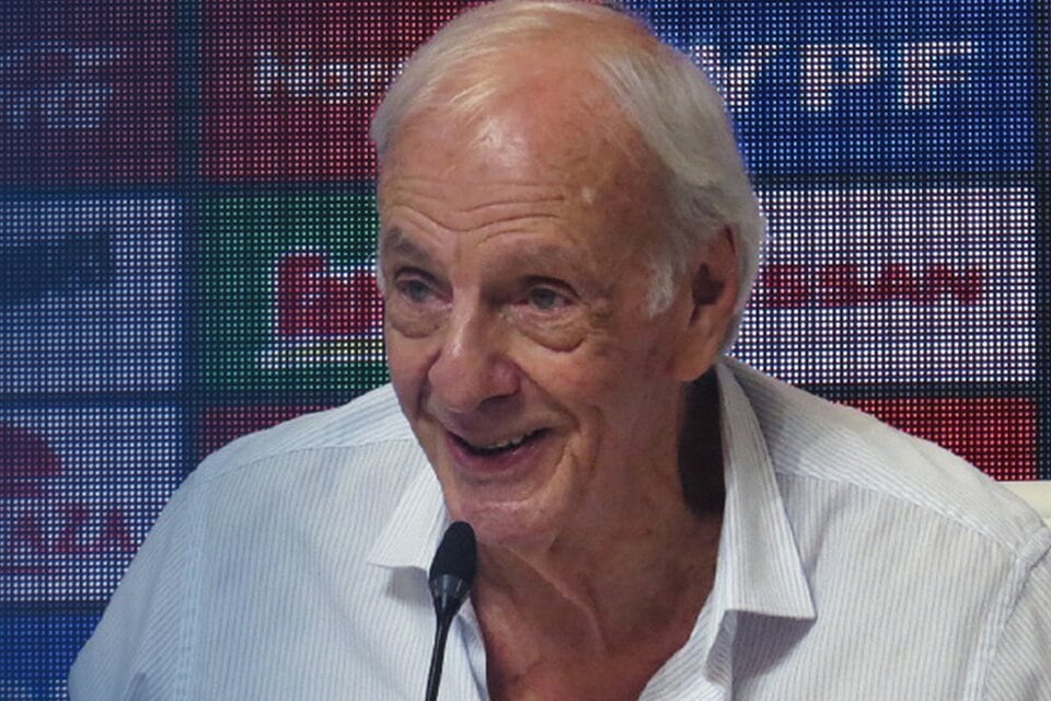 César Luis Menotti, uno de los hombres más importantes de la historia del fútbol argentino.