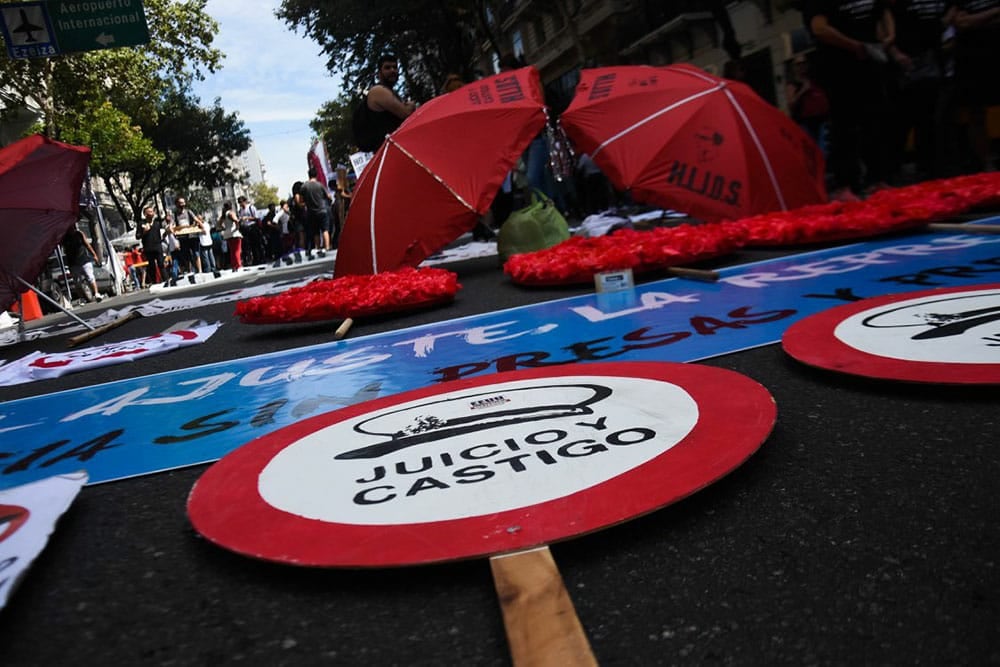 Un punto de encuentro para jóvenes que solo tenían pocas cosas en común: eran hijos e hijas de desaparecides, presos políticos y exiliados de la última dictadura y estaban enojados.