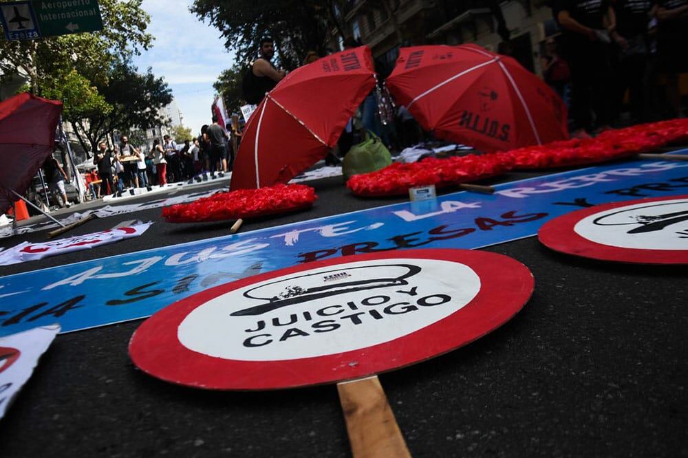 Un punto de encuentro para jóvenes que solo tenían pocas cosas en común: eran hijos e hijas de desaparecides, presos políticos y exiliados de la última dictadura y estaban enojados.