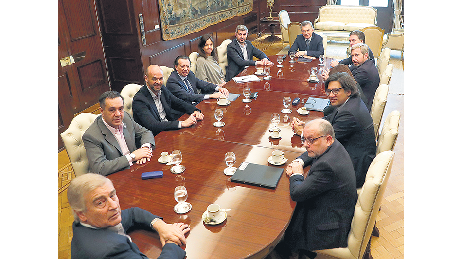 La foto oficial del “nuevo gabinete”, con menos ministros y sin ningún integrante nuevo.