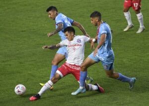 El Bicho sacó tres puntos de oro en La Paternal ante Arsenal.