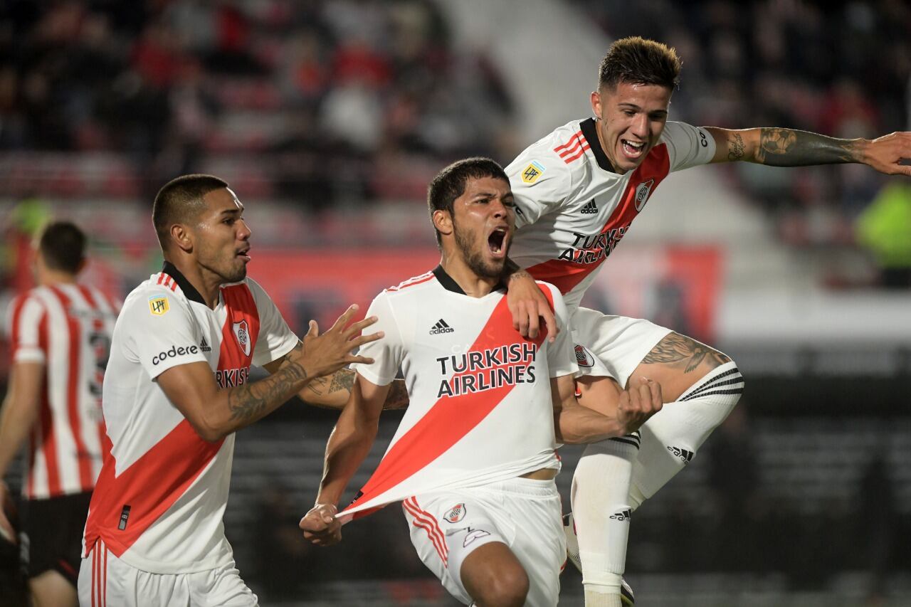 Rojas marcó un gol de cabeza