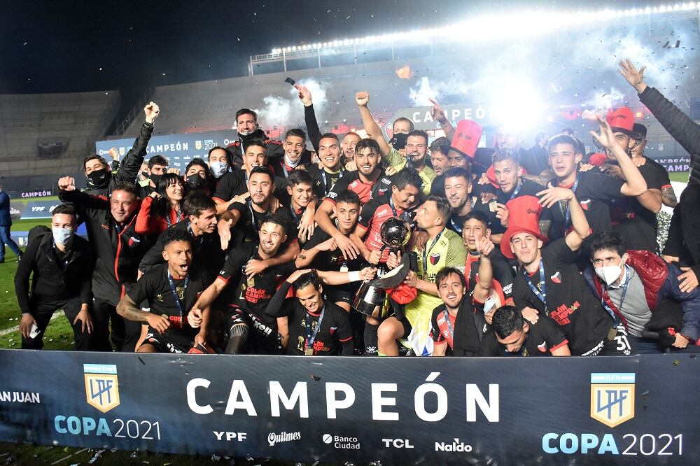 Colón logró el primer título nacional de su historia