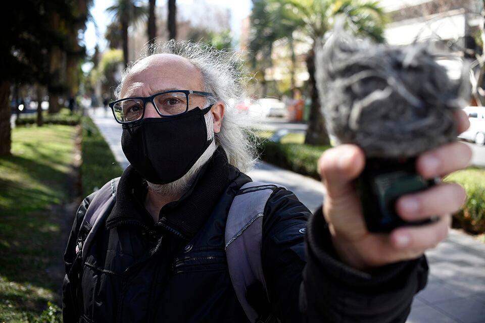 Adolfo Corts, un cazador de sonidos de la ciudad y precursos de la Sonoteca Rosario.
