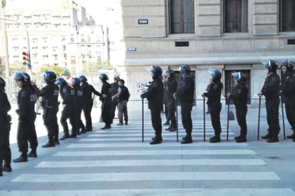 El Gobierno endureció la respuesta policial a las manifestaciones.