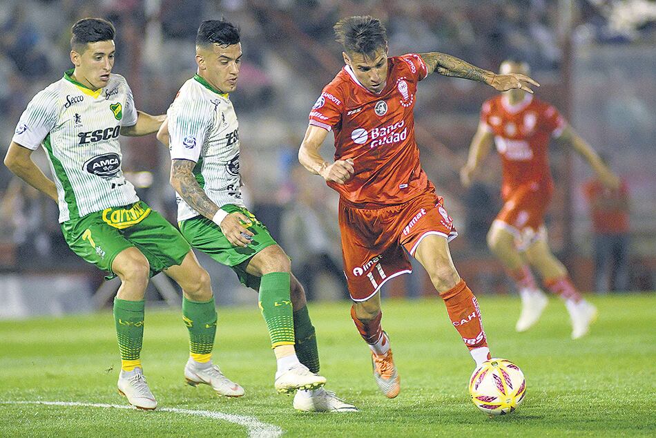 Huracán y Defensa brindaron un atractivo encuentro en Patricios.
