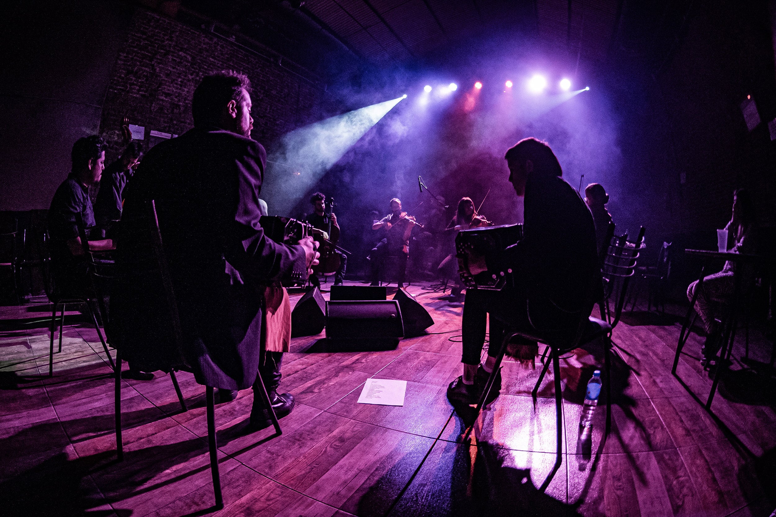 La Orquesta Típica Ciudad Baigón en pleno Galpón.