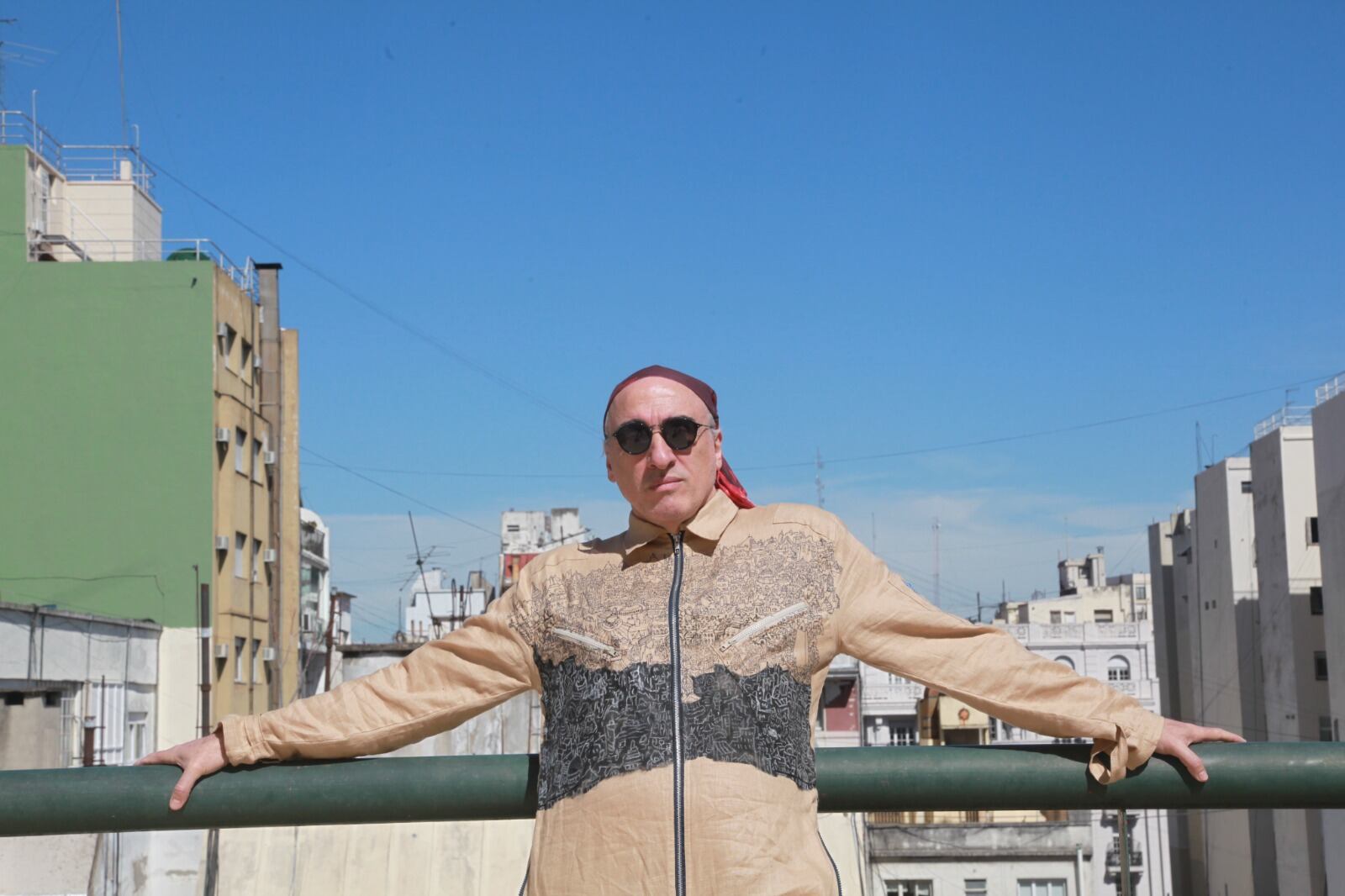 "Al principio me criticaban por no mirar al entrevistado. Creo que no mirar a los ojos le da al entrevistado más libertad, lo desinhibe"