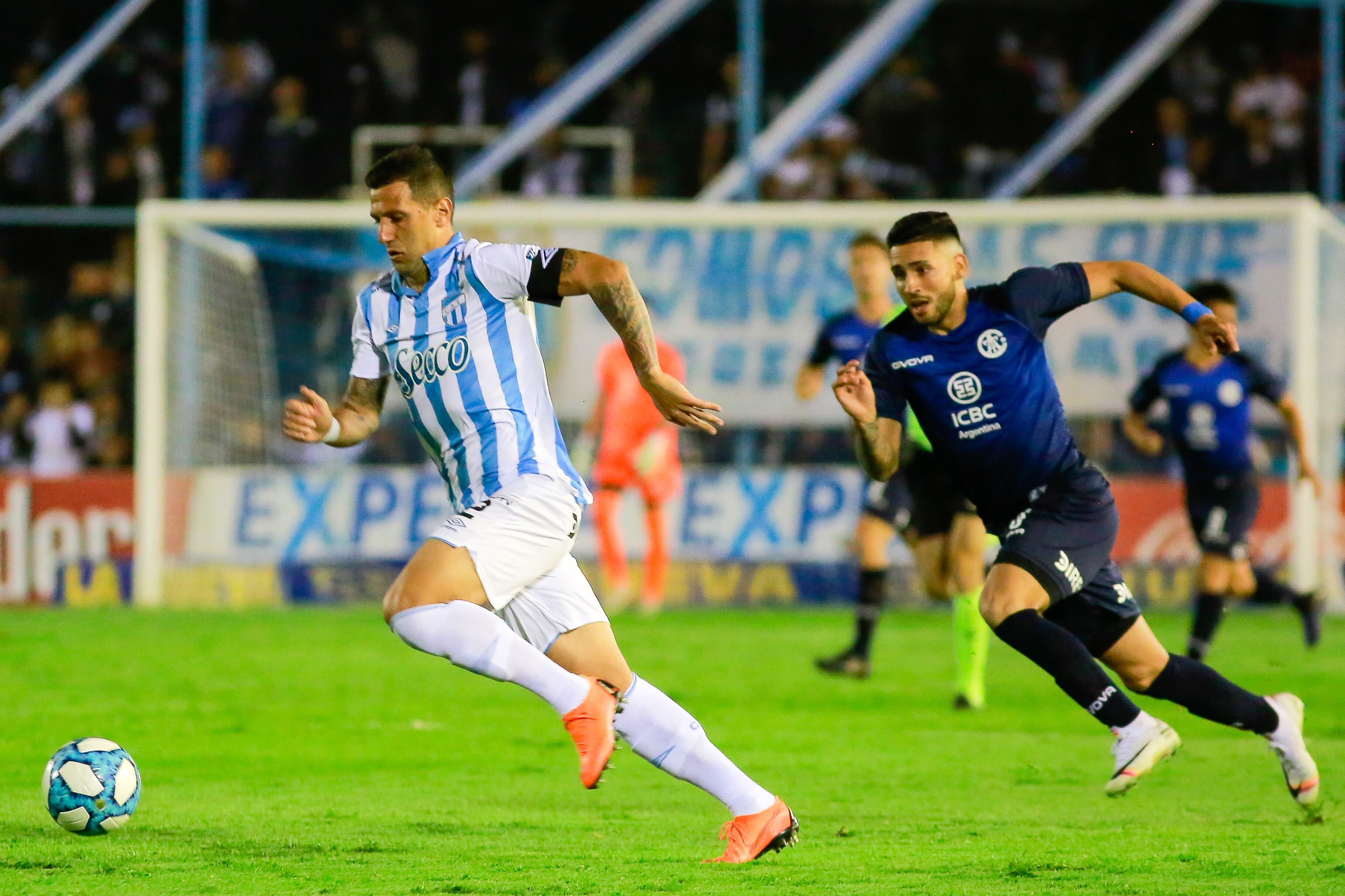 Bianchi avanza. Atlético Tucumán volvió al triunfo.