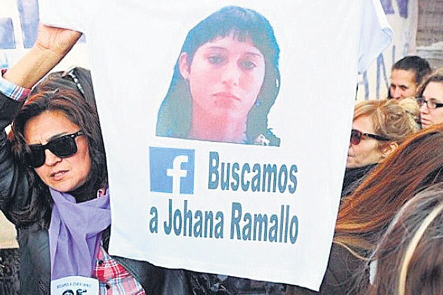 La marcha que reclamó la aparición con vida de Johana llegó hasta la Gobernación.