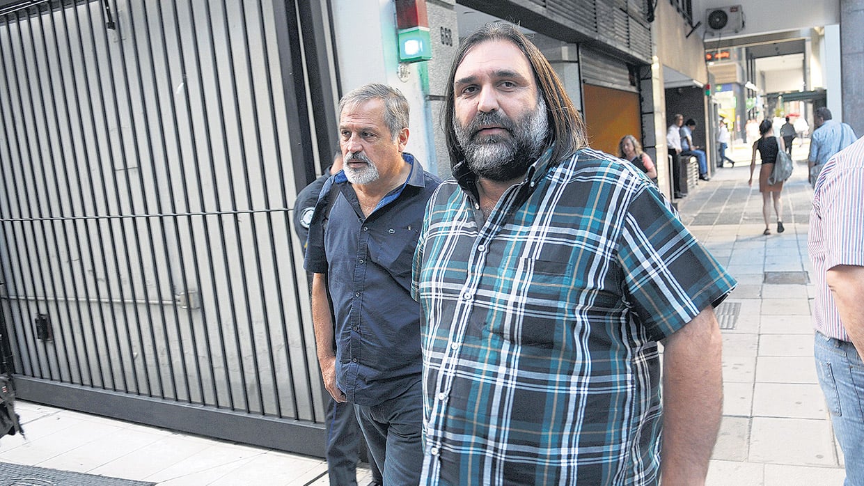 Roberto Baradel recibió un mensaje en el que le dijeron que “se calle la boca” y que lo iban a hacer “desaparecer”.