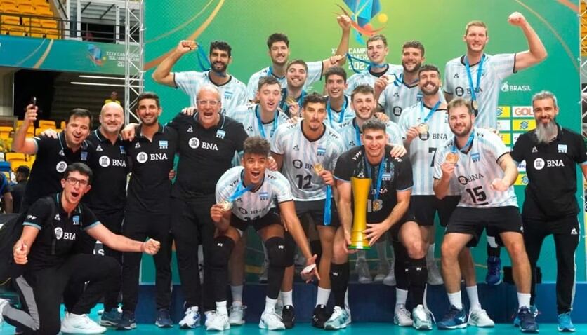 Bajo la dirección técnica de Marcelo Méndez, el combinado argentino se embarcará en una nueva travesía. (Foto: FEVA)