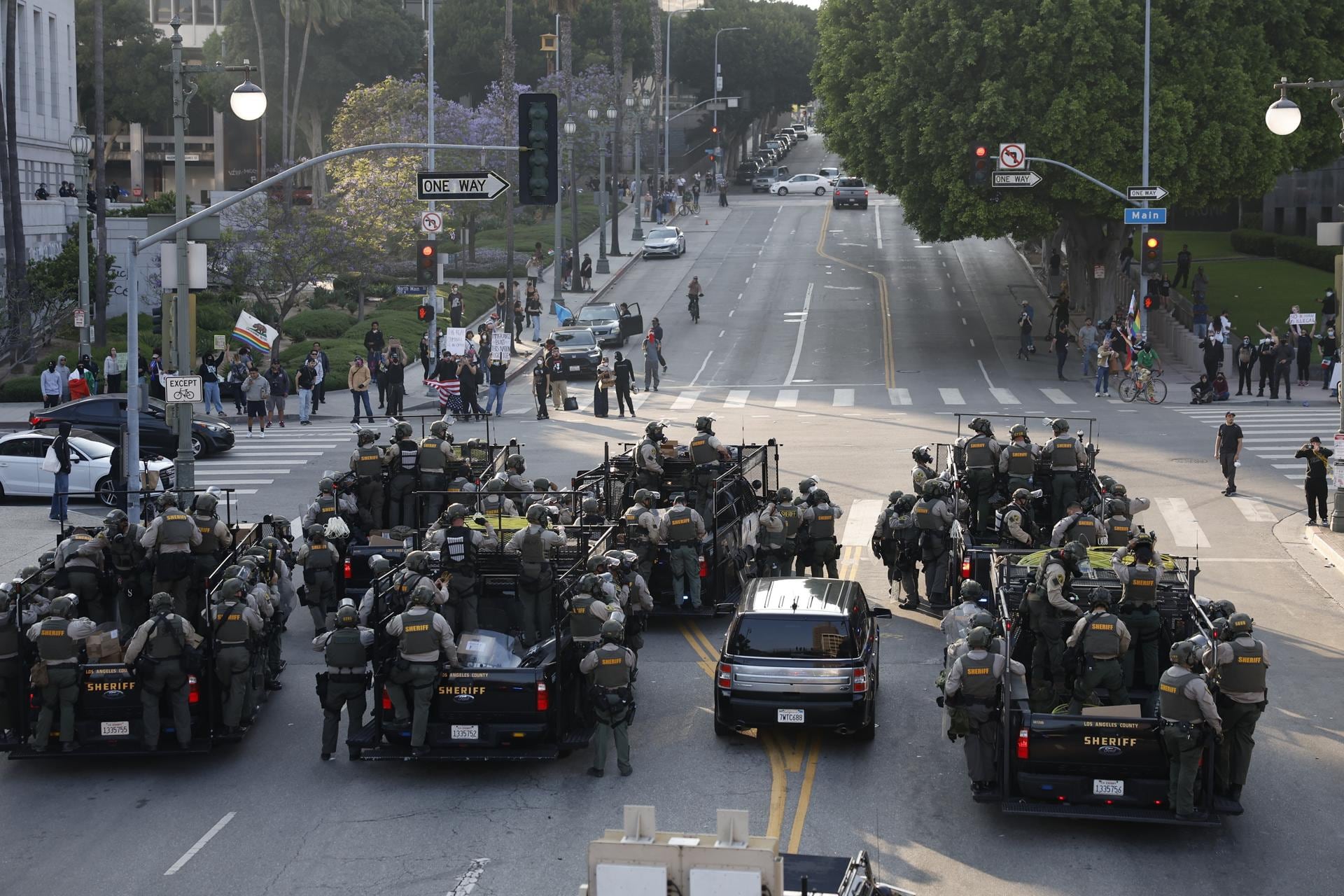 Trump ordenó el envió a Los Angeles de 4 mil efectivos de la Guardia Nacional y 700 marines