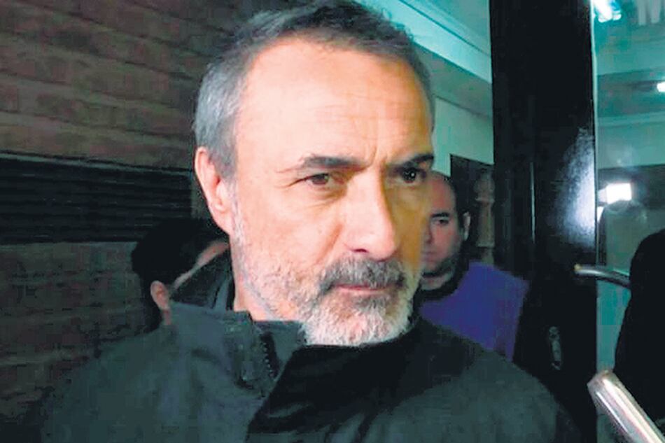 El Corcho Rodríguez tiene prohibido salir del país.