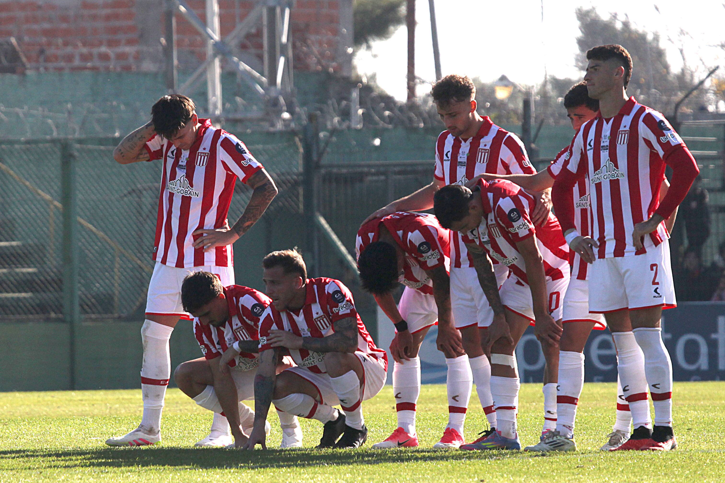 Estudiantes cerró un semestre muy irregular