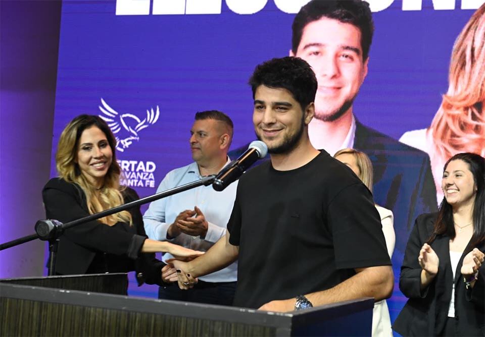 Agustín Pellegrini festejó con su mentora Romina Diez. 