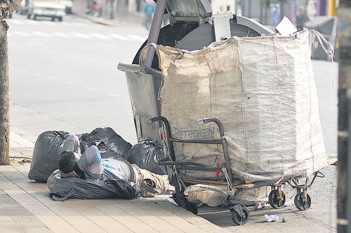 “Dentro de los asalariados más pobres, la gran mayoría son no registrados”, explica el Centro Periferia.