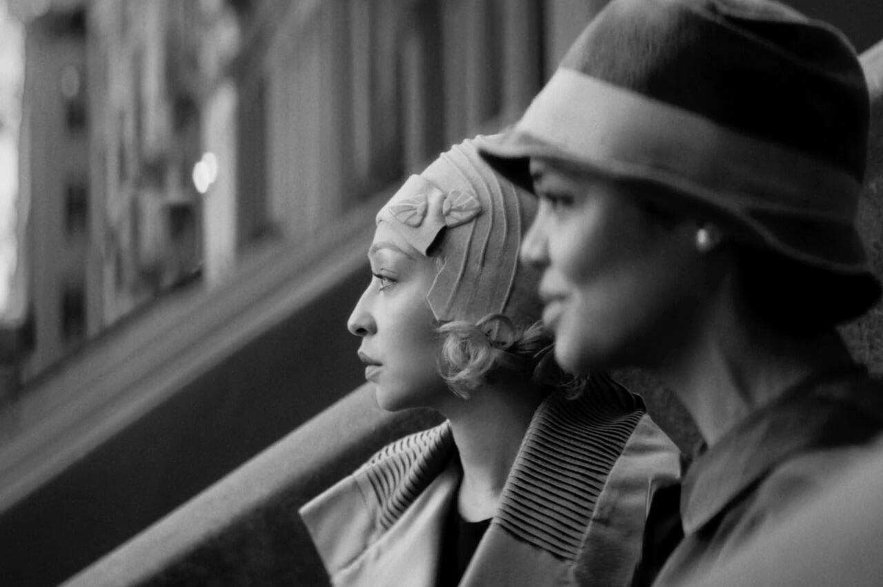 Ruth Negga y Tessa Thompson se lucen en el film de Hall.