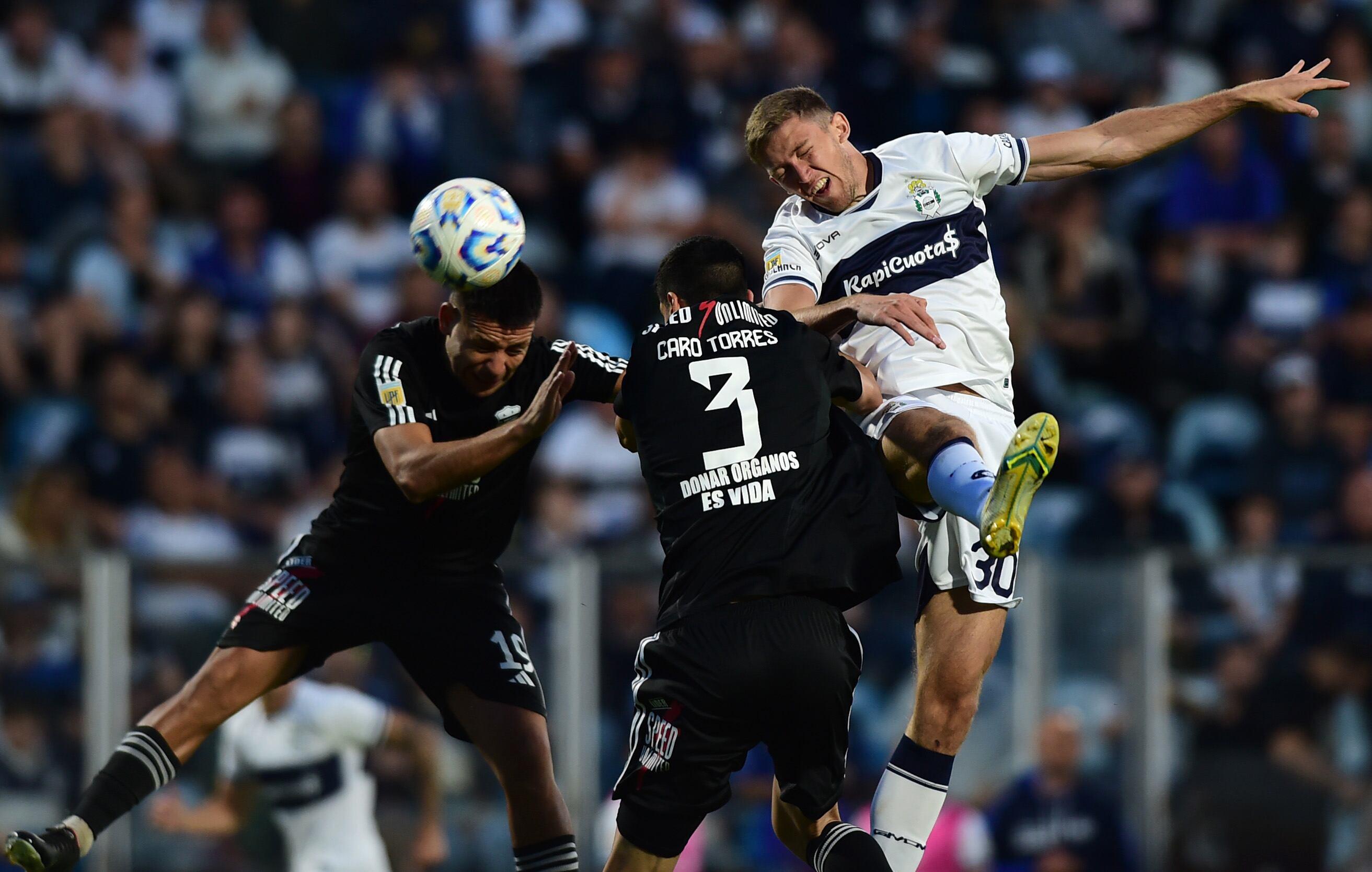 Hubo reparto de puntos en el Bosque
