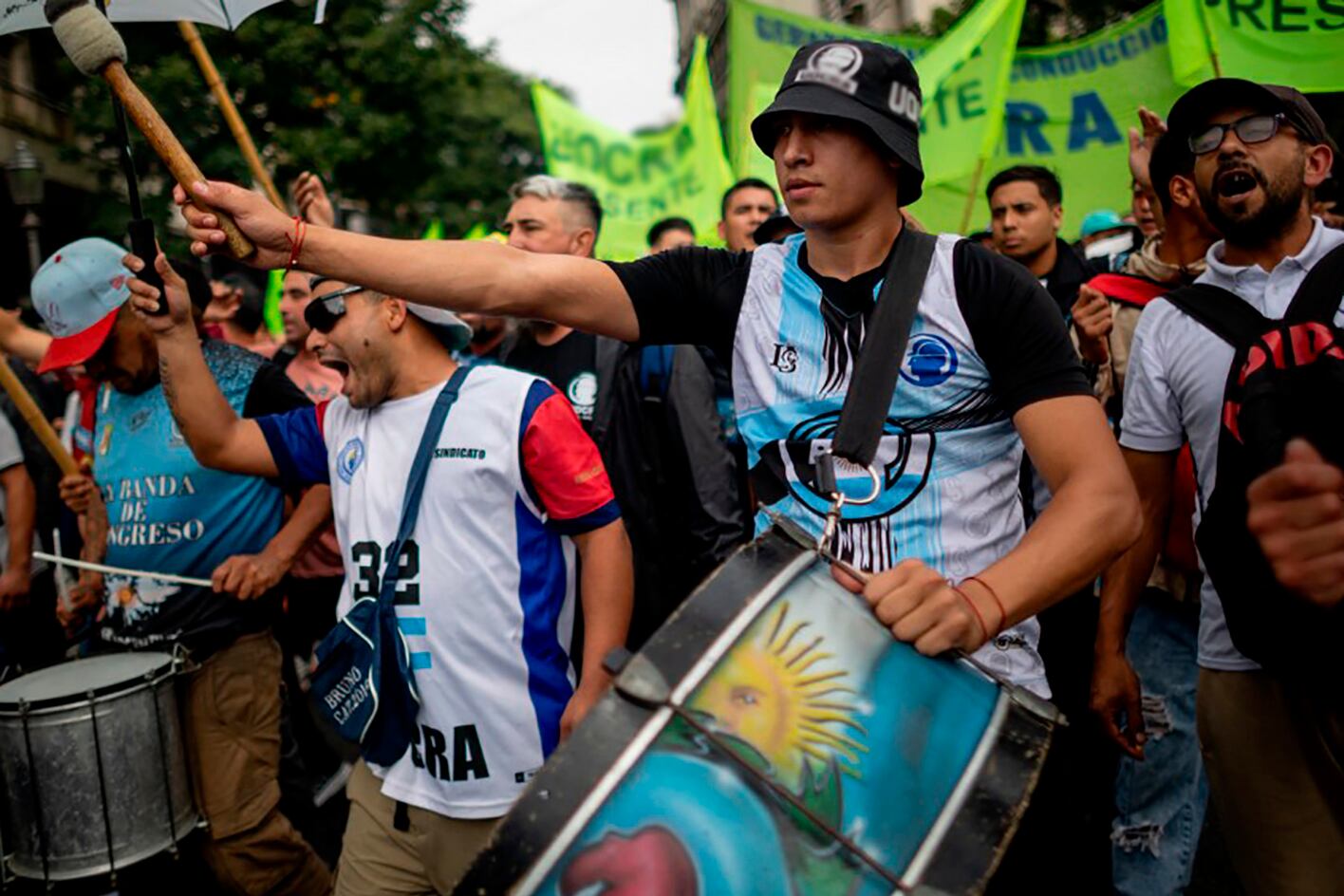 Las restricciones a la huelga se extendieron a 14 rubros de actividades