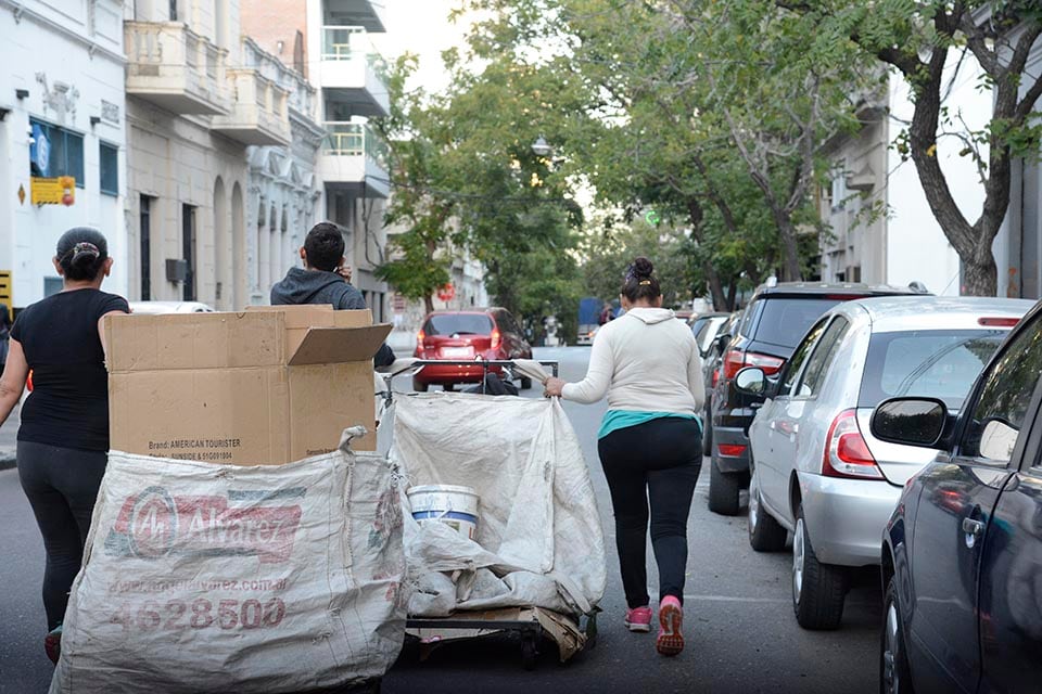 El trabajo de los cartoneros es un trabajo de subsistencia pero tambien ambiental.