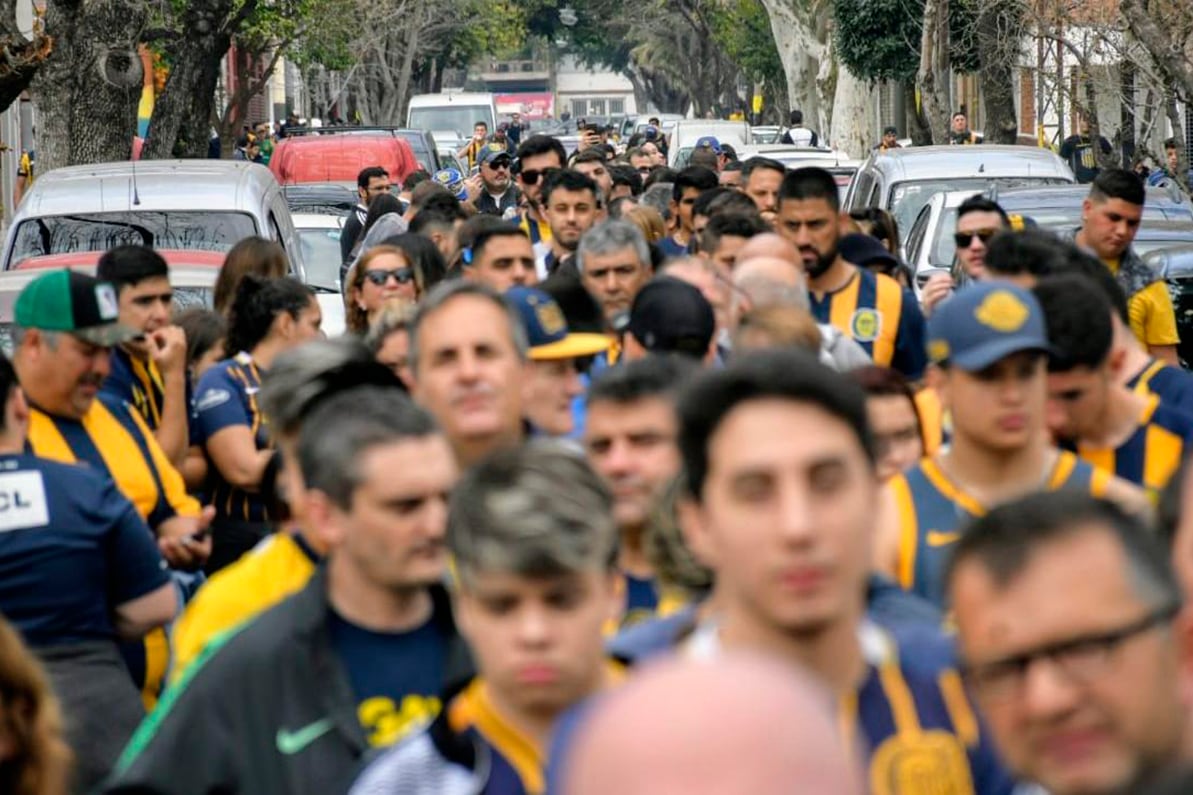 La afluencia de público desbordó la capacidad del Gigante.