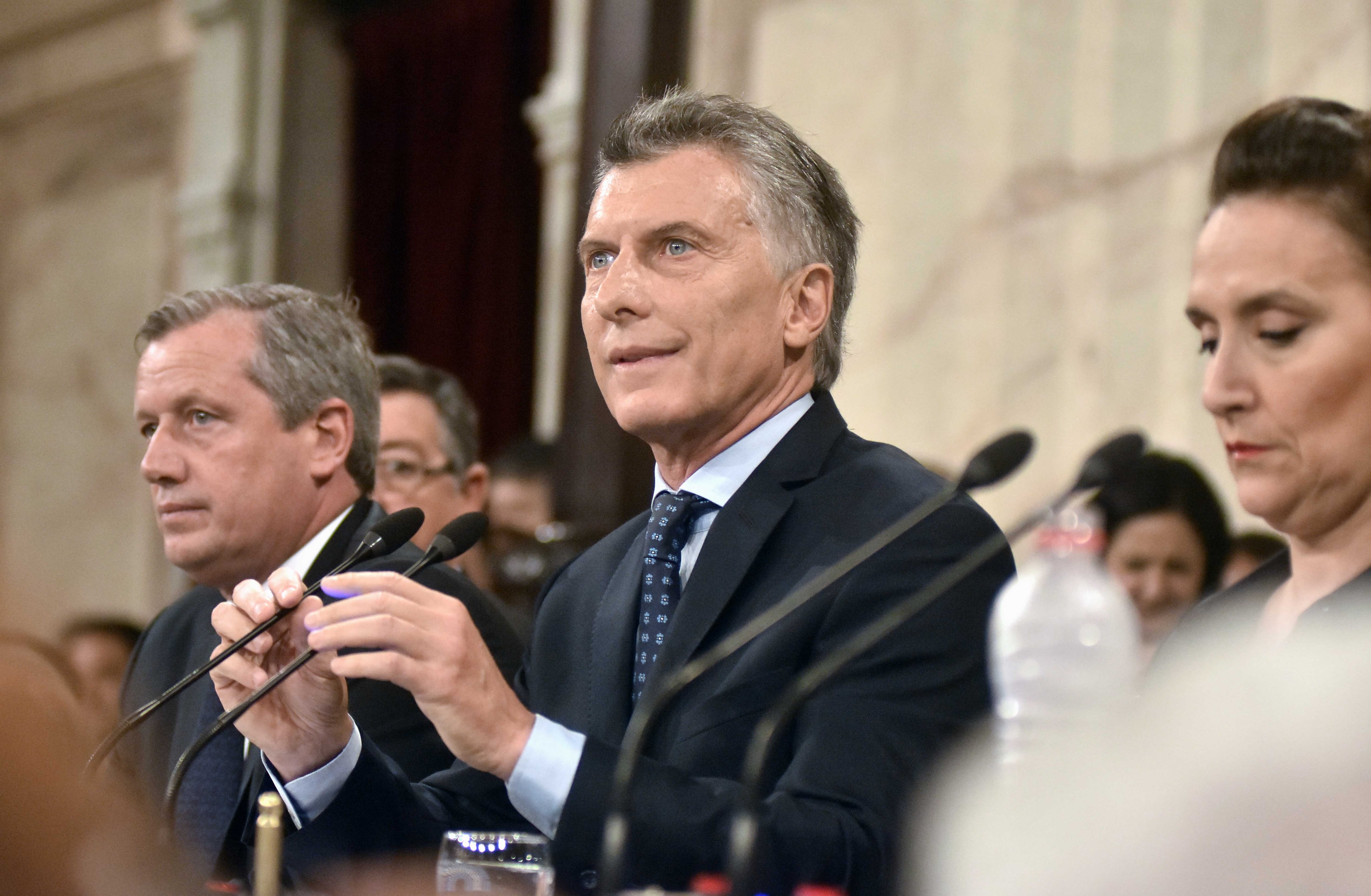 En medio del conflicto docente, Macri benefició a los colegios privados.
