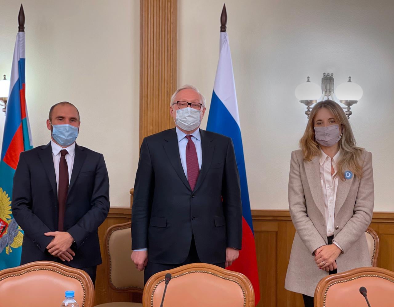 El ministro con Cecilia Nicolini y Sergey Ryabkov. 