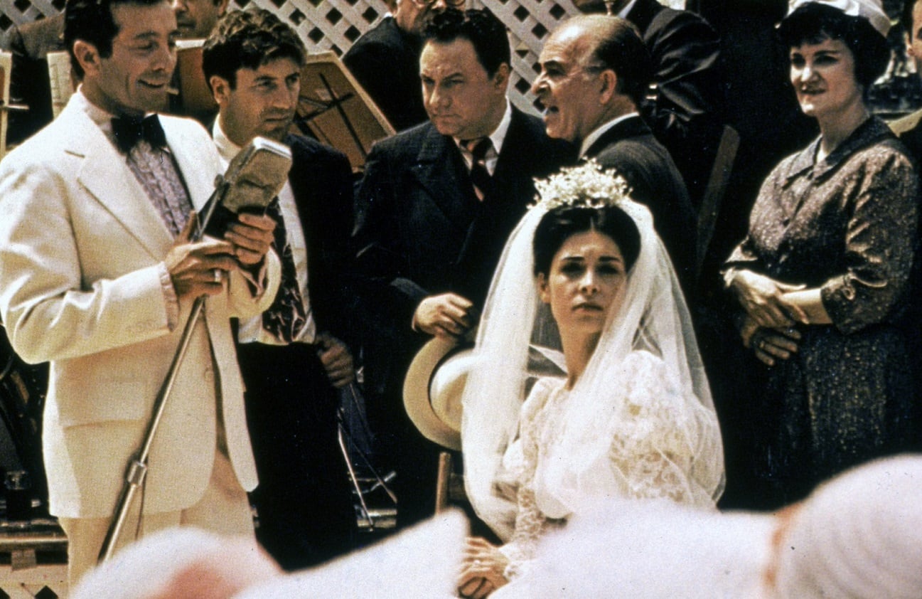  La novia, Connie Corleone, interpretada por Talia Shire, en la escena de la boda. 