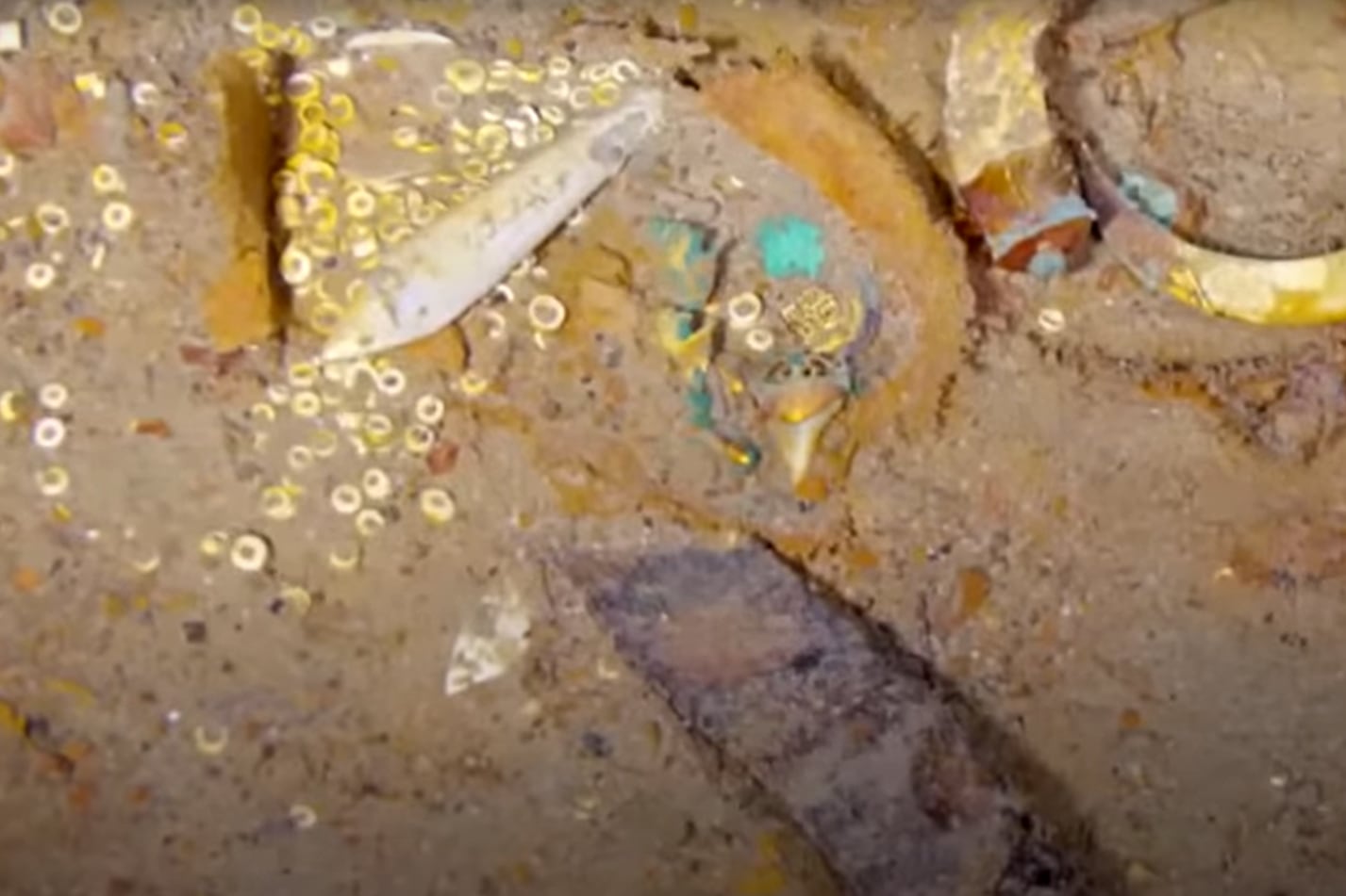 El collar de oro hundido junto a los restos del Titanic.