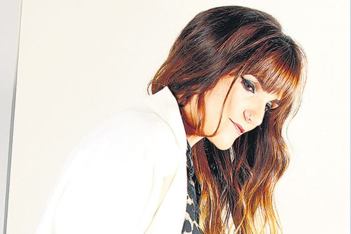 Rozalén abrió dos conciertos de Joaquín Sabina en el Luna Park.