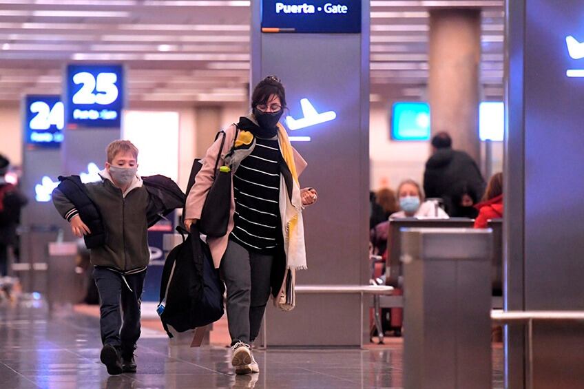 "Es falso que se perdieron córneas por la suspensión de vuelos. La única información real es la suspensión del vuelo", dijo Soratti.