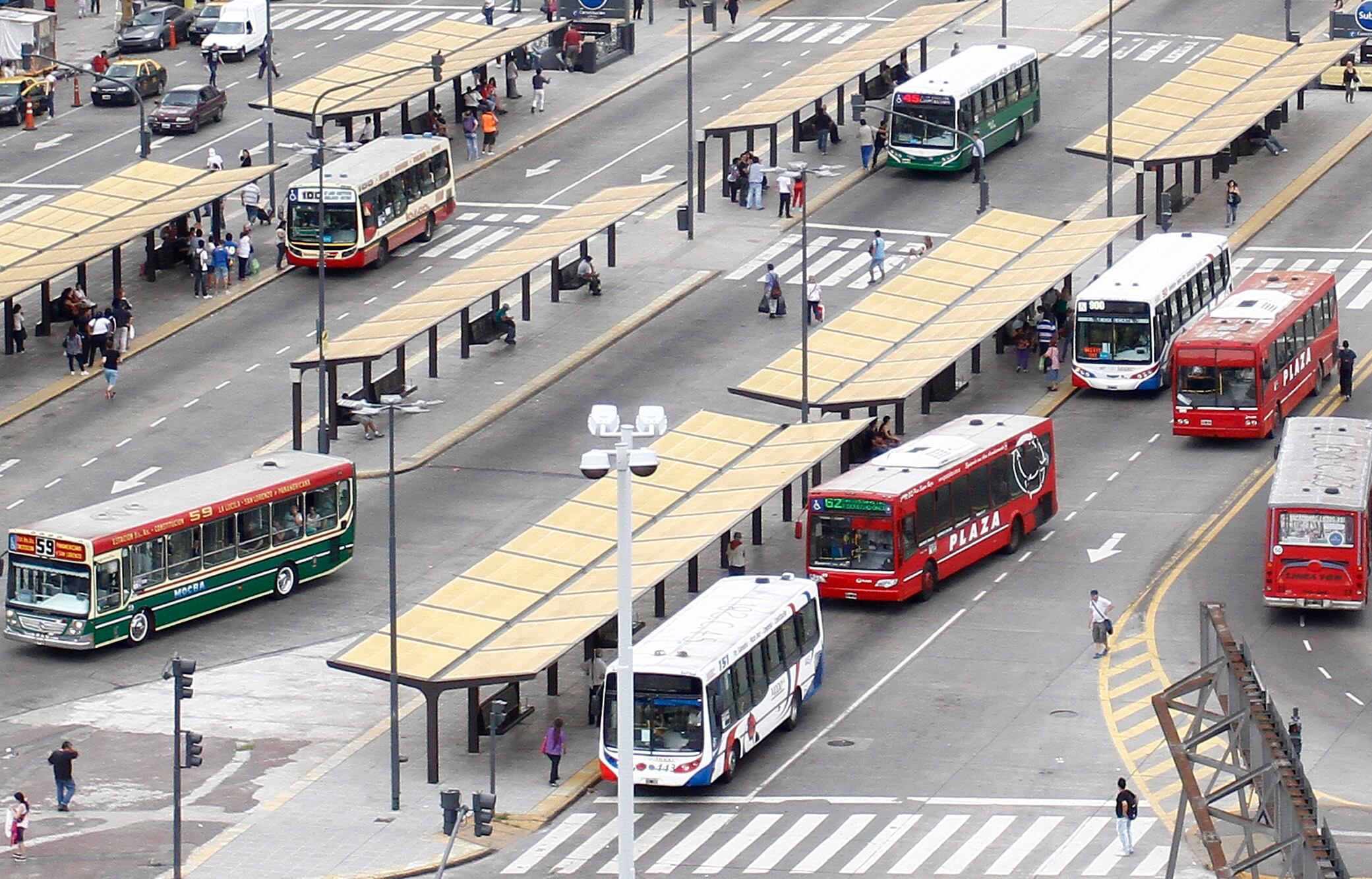 El monto anual de subsidios a colectivos y trenes es equivalente a unos 1800 millones de dólares.