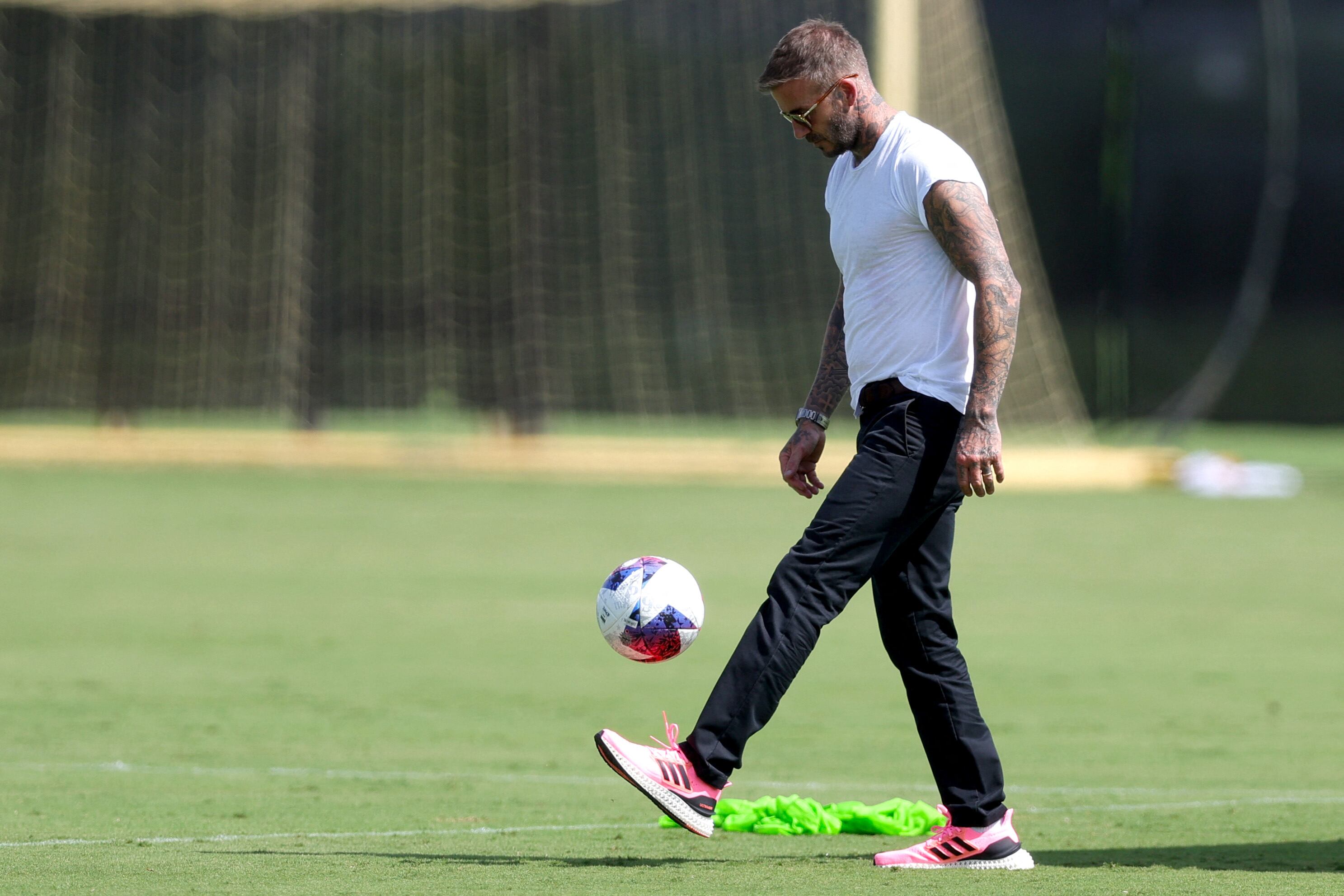 Beckham se presentó en el entrenamiento de su equipo, a días de la llegada de Messi