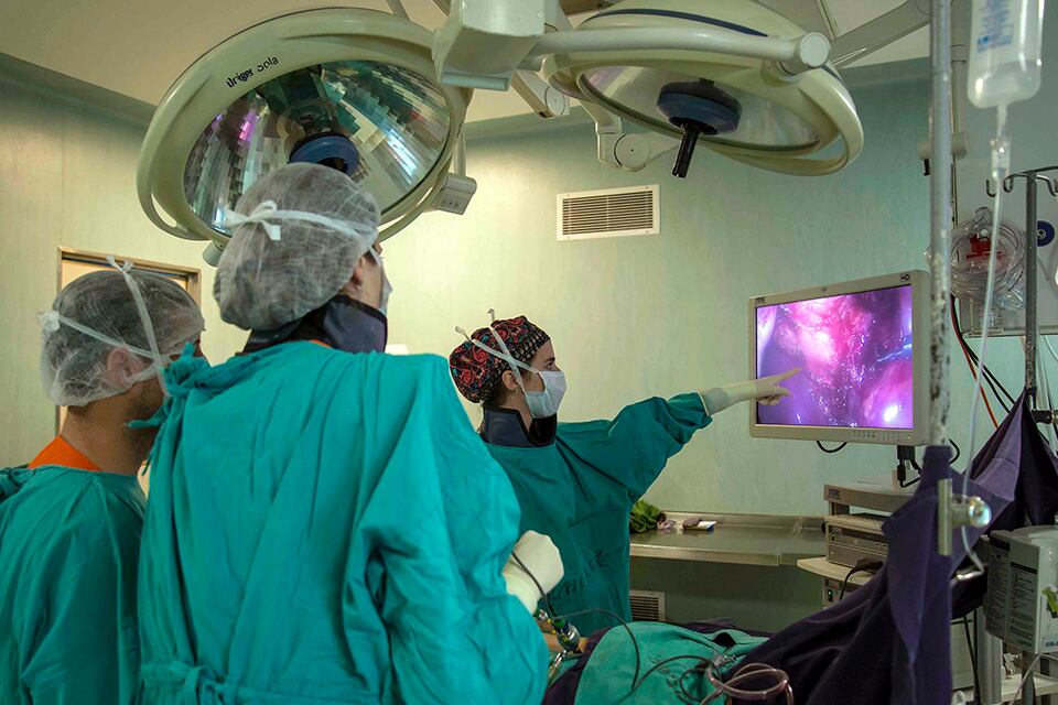 Muchas veces se destina todo el arancel de una cirugía a pagar el quirófano.