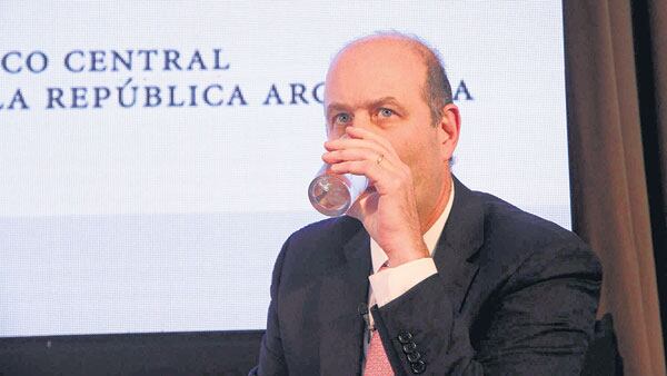 La medida que deberá responder Sturzenegger hizo lugar a un planteo que presentó ayer el abogado de CFK.