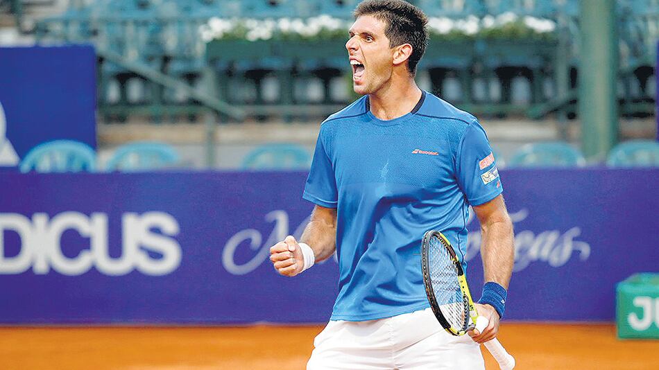 Delbonis, ayer en el court central del Buenos Aires Lawn Tennis.