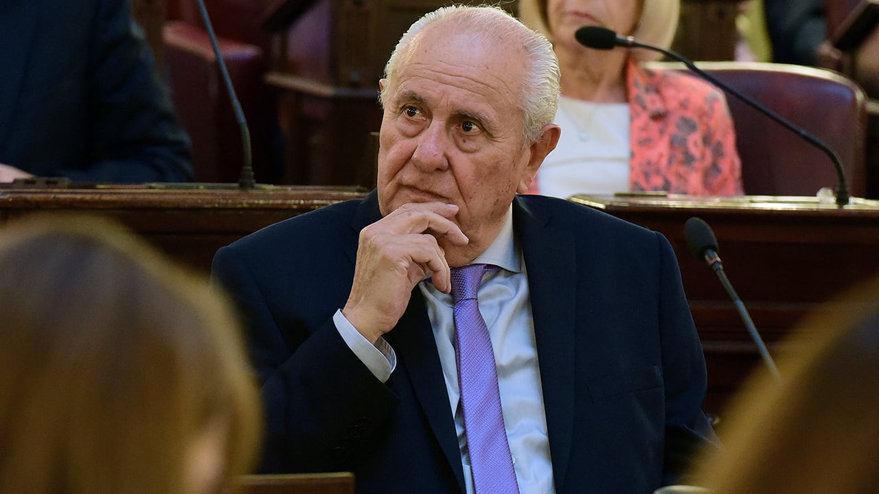 Cavallero propuso destituit de su cargo al que incurriera en "transfuguismo político".