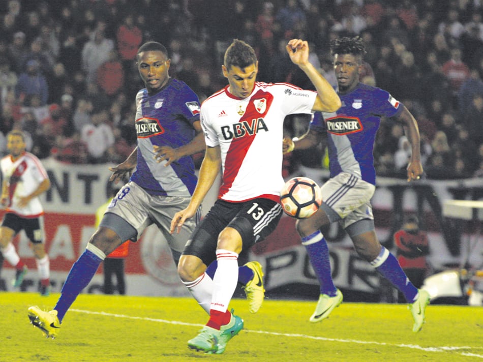 Lucas Alario ingresó en el segundo tiempo, en una variante que introdujo Marcelo Gallardo para intentar ganar.