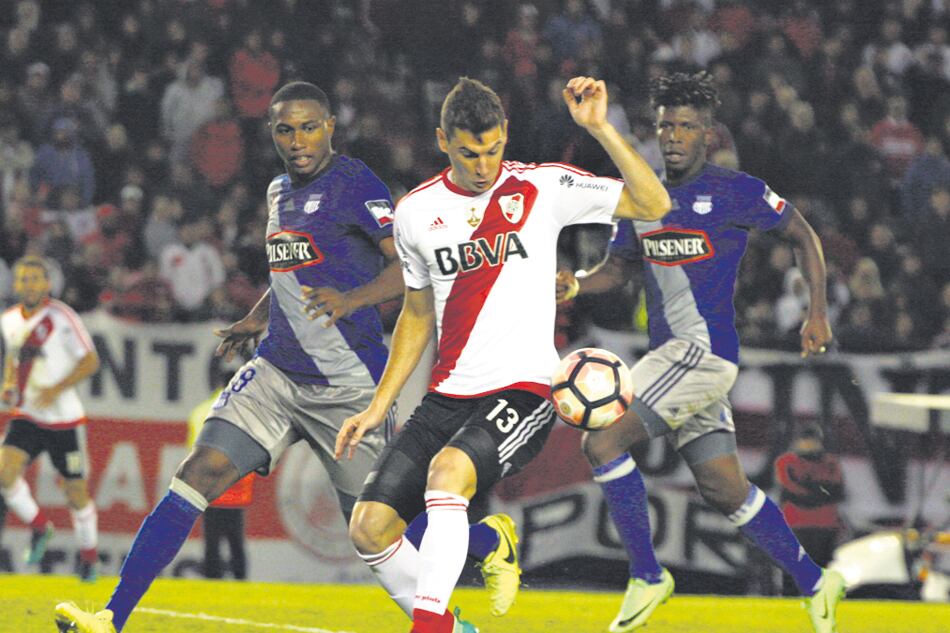 Lucas Alario ingresó en el segundo tiempo, en una variante que introdujo Marcelo Gallardo para intentar ganar.