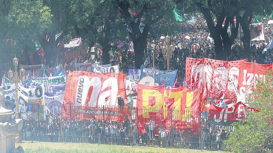 En diciembre pasado hubo fuertes movilizaciones al Congreso contra las reformas jubilatoria y laboral.