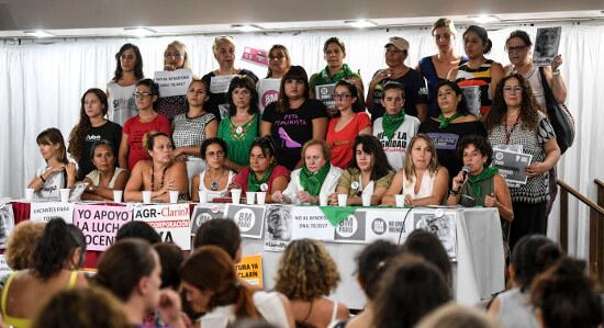 La convocatoria busca "resignificar" el día internacional de la mujer al incorporar la herramienta del paro.