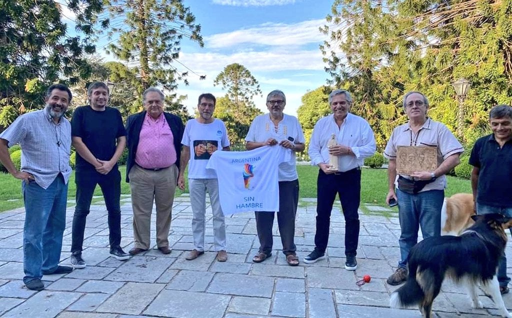 Los curas en Opción por los Pobres junto al Presidente en Olivos. 