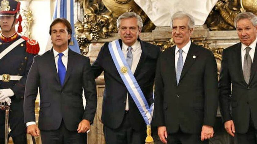 Alberto Fernández junto a Lacalle ou y Tabaré Vázquez el día de la jura.