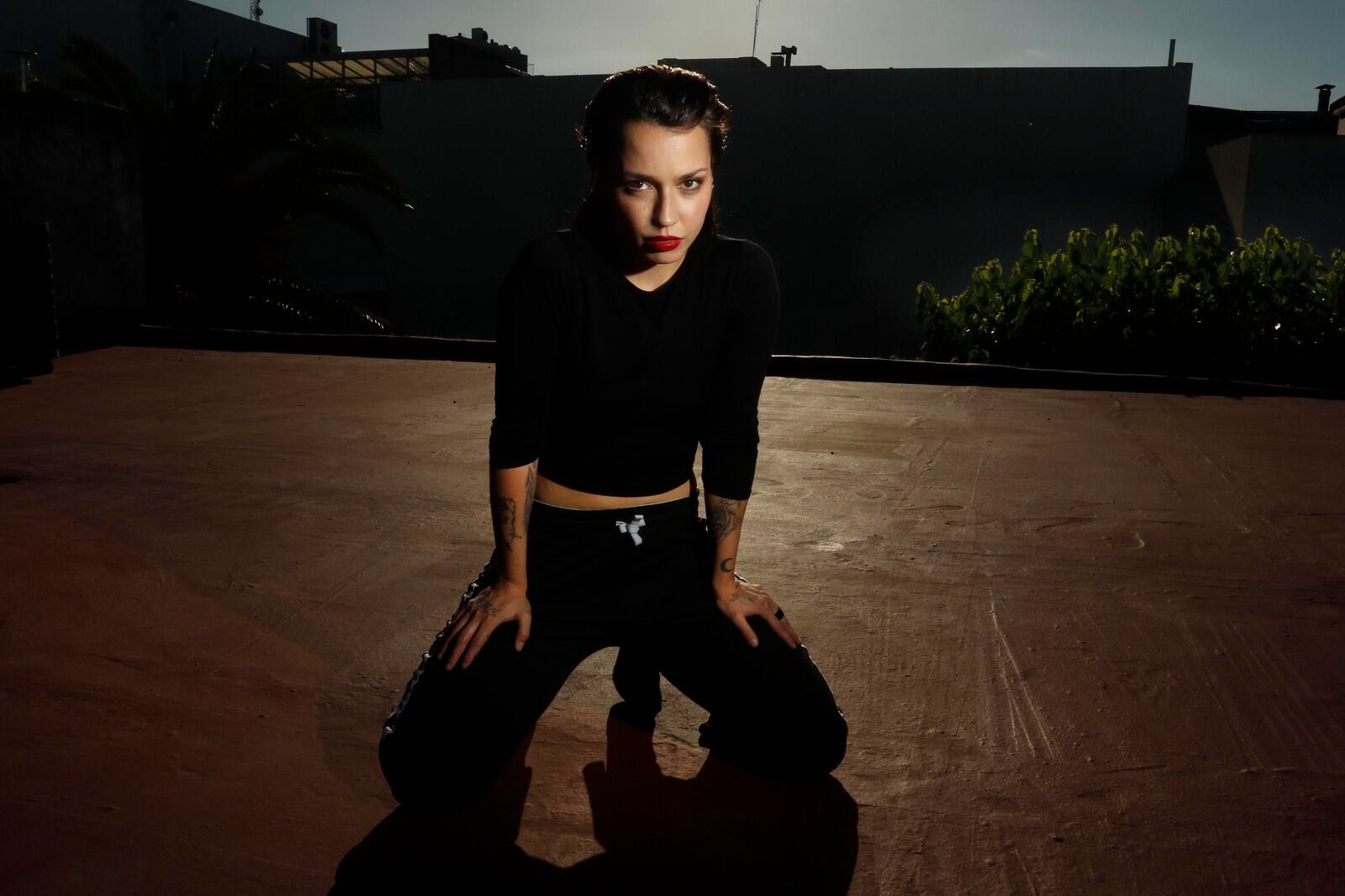 "A la mujer se le exige que sea genial en todo: tiene que bailar, cantar y ser joven para siempre."