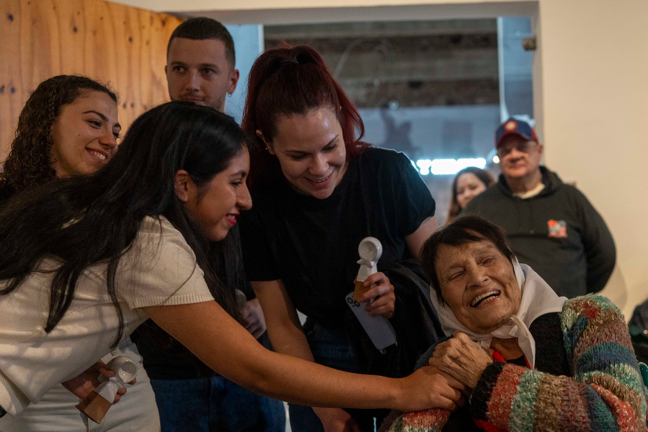 La emoción de Taty Almeida durante el acto en la ex ESMA. 