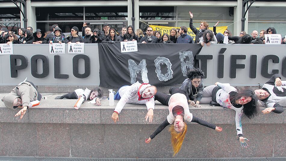 Los investigadores hicieron “un velorio de la ciencia” en el Polo Científico el año pasado.